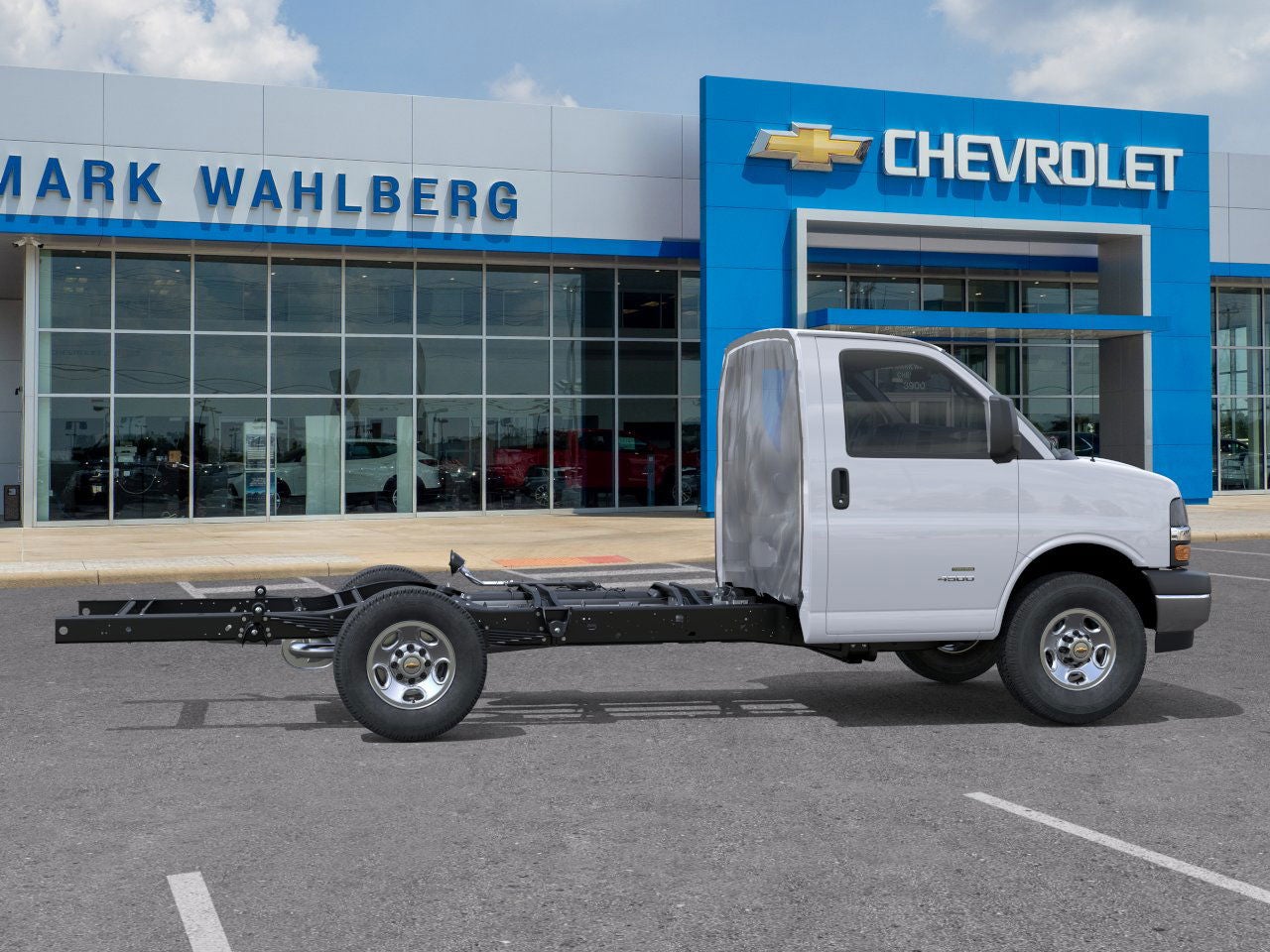 2025 Chevrolet Express Cutaway 3500 1WT