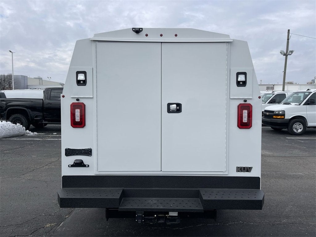 2025 Chevrolet Express Cutaway 3500 1WT