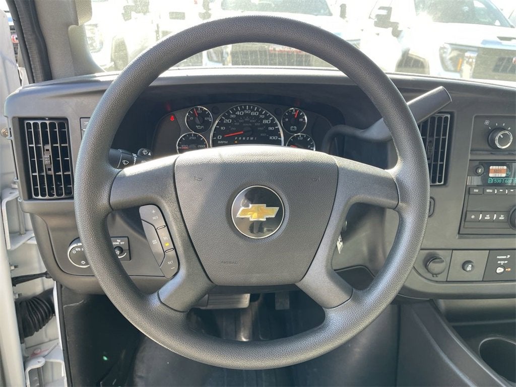 2025 Chevrolet Express Cutaway 3500 1WT