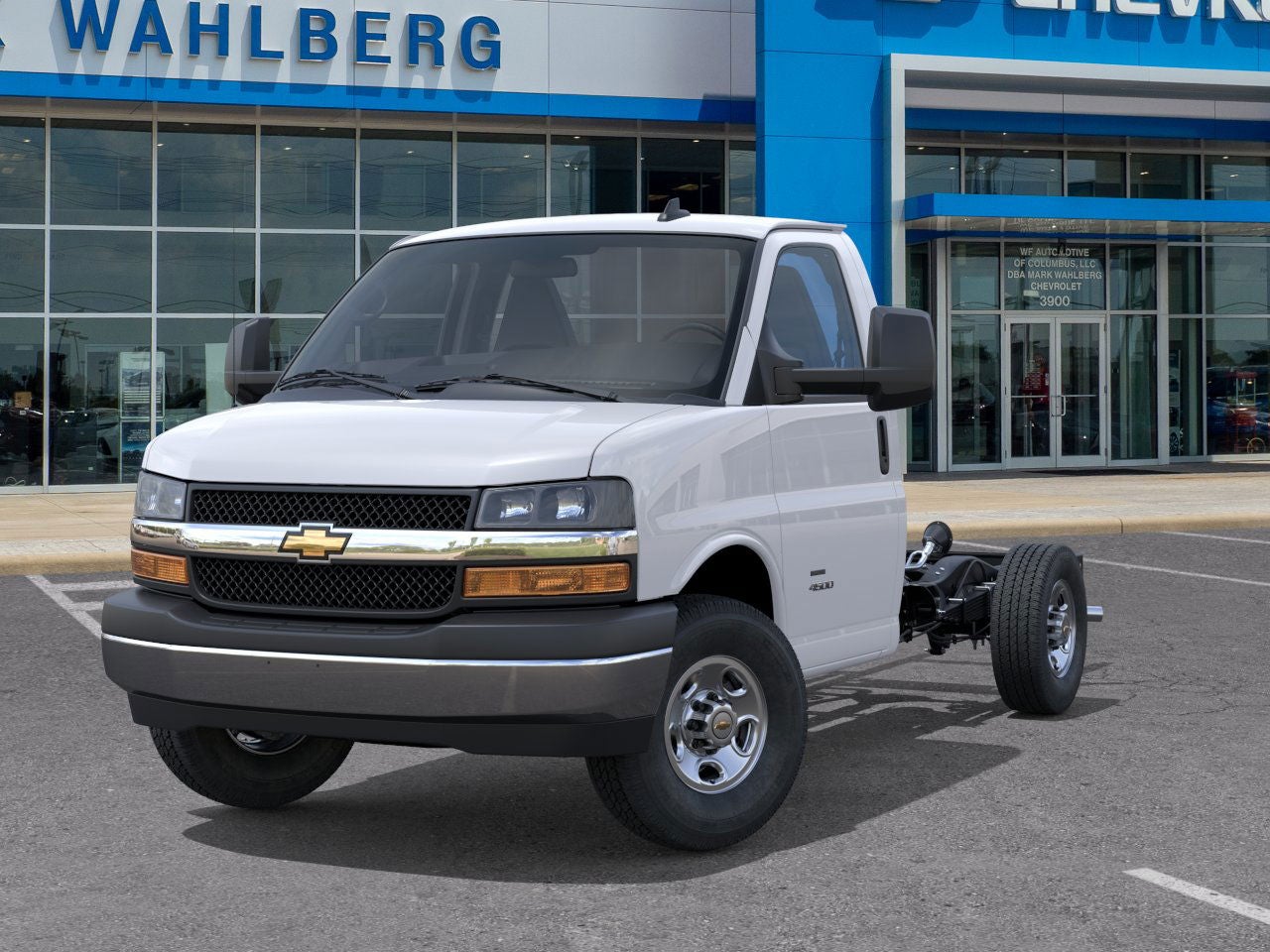 2025 Chevrolet Express Cutaway 3500 1WT