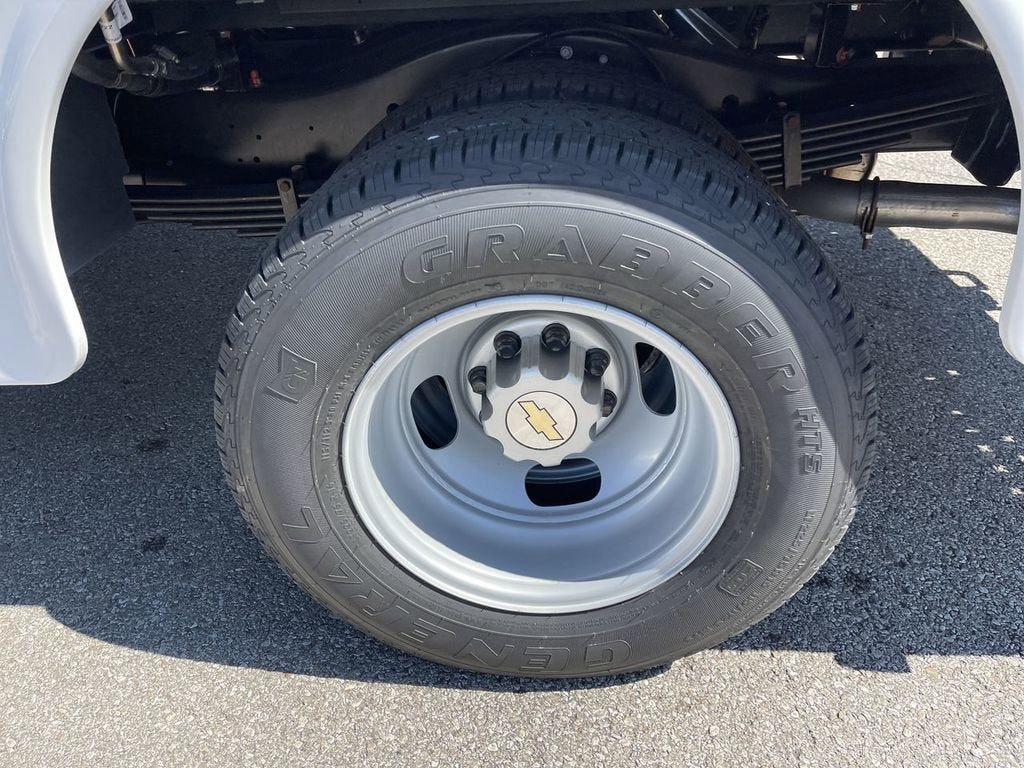 2025 Chevrolet Express Cutaway 3500 1WT