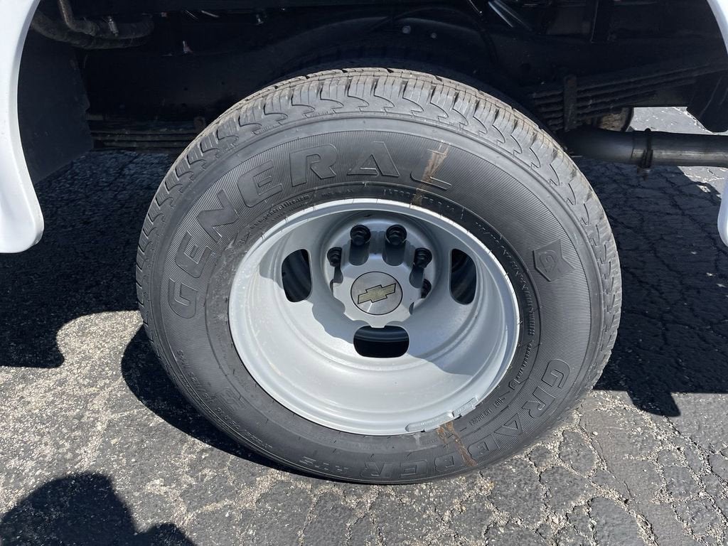 2025 Chevrolet Express Cutaway 3500 1WT