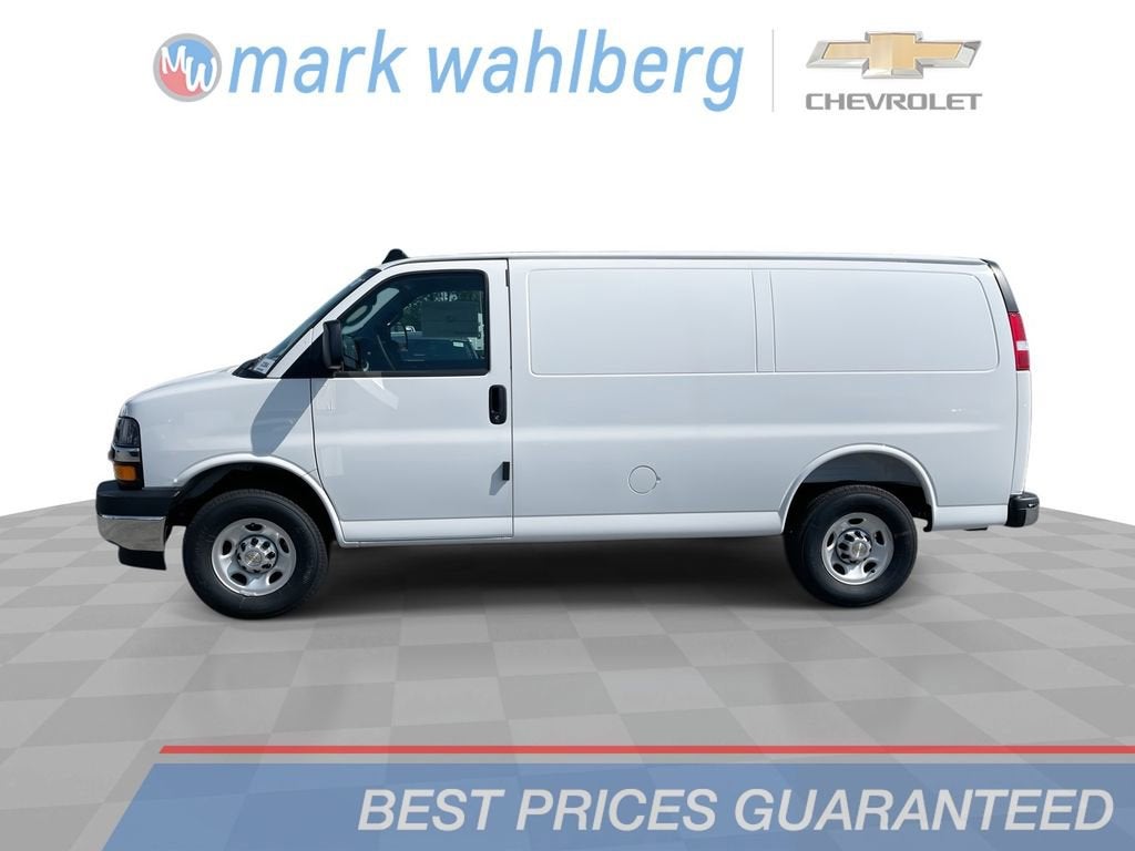 2025 Chevrolet Express Cargo WT