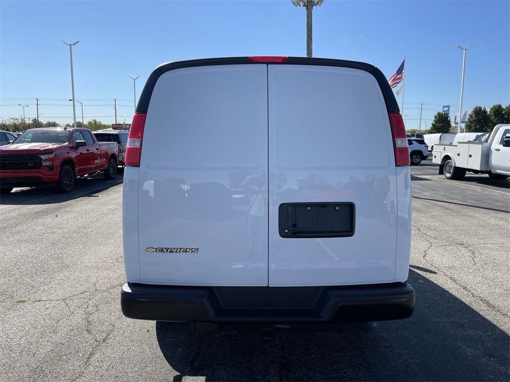 2025 Chevrolet Express Cargo 2500 WT