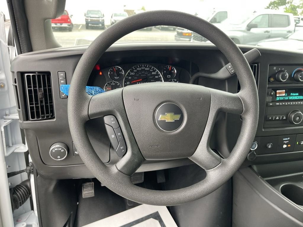 2025 Chevrolet Express Cargo WT