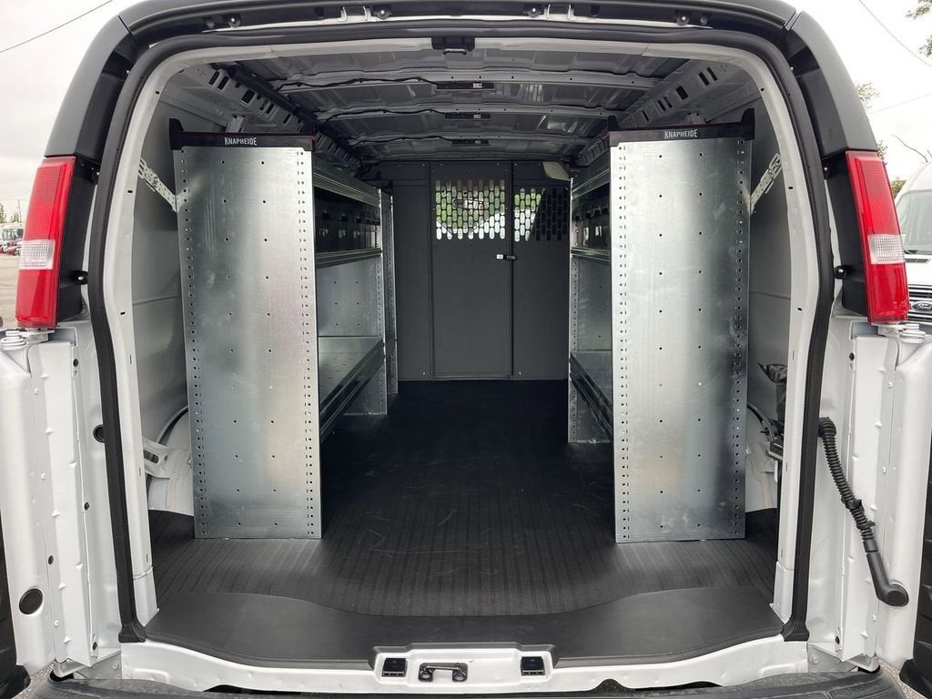 2025 Chevrolet Express Cargo WT