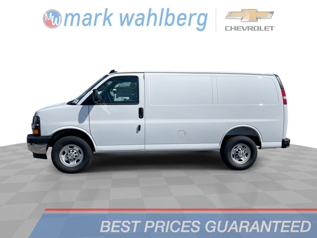 2025 Chevrolet Express Cargo WT