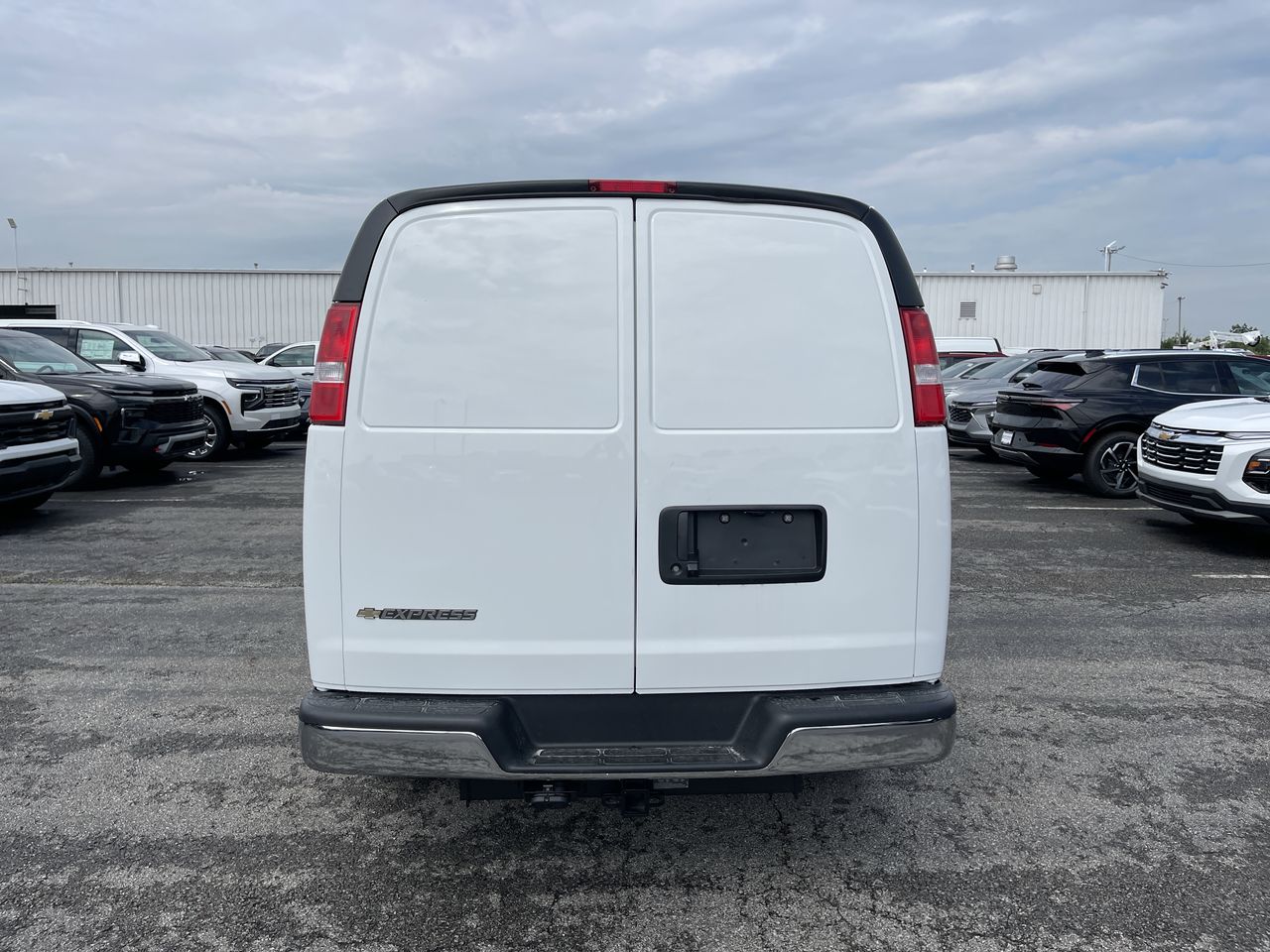 2025 Chevrolet Express Cargo WT