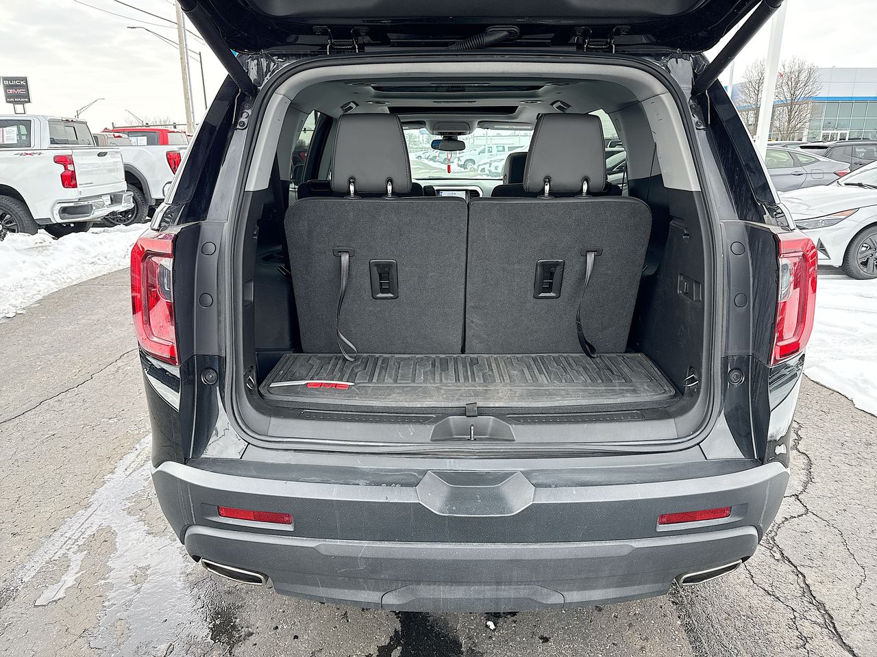 2023 GMC Acadia SLT
