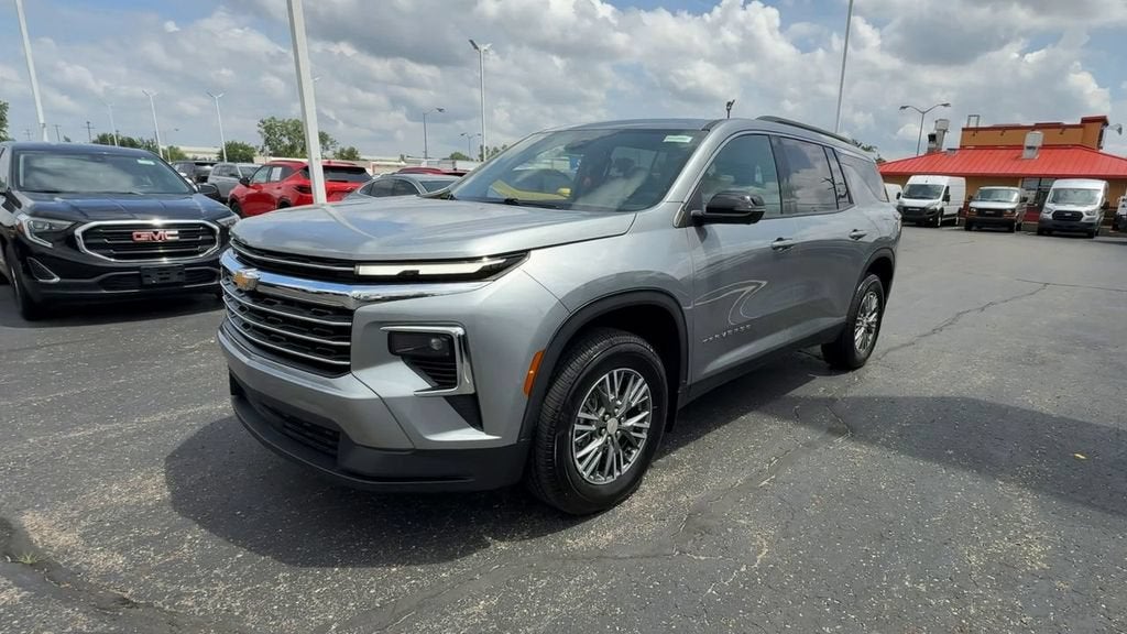 2025 Chevrolet Traverse LT