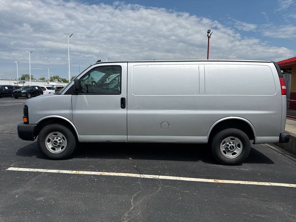 2016 GMC Savana Cargo 2500 2500 Regular Wheelbase Rear-Wheel Drive