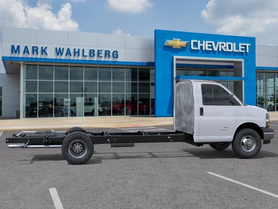 2026 Chevrolet Express Cutaway 3500 1WT