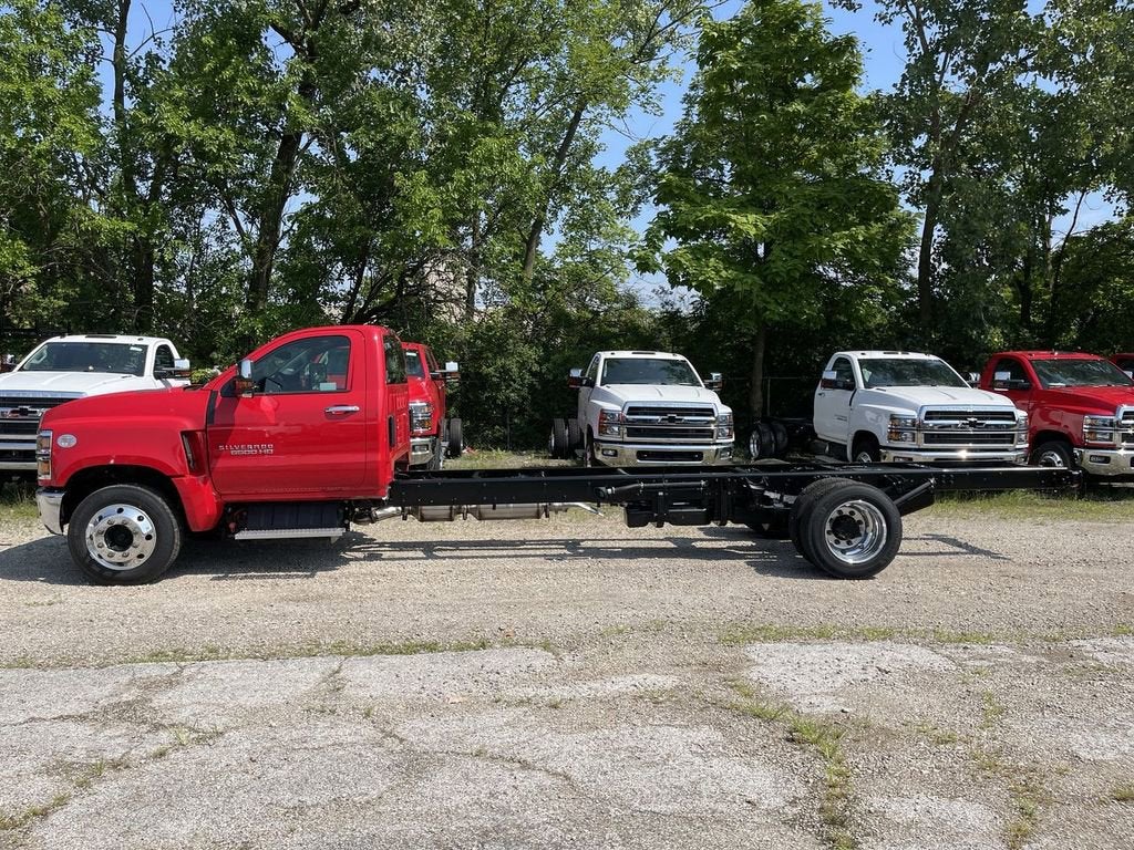 2024 Chevrolet Silverado 6500 HD Work Truck
