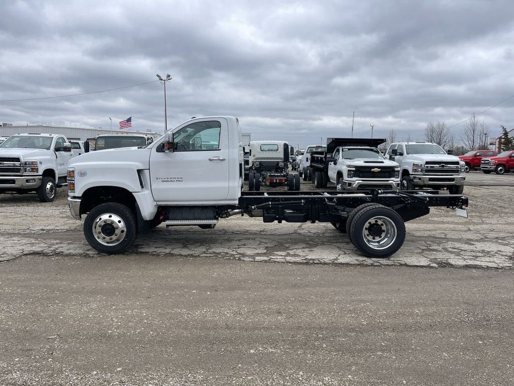 2024 Chevrolet Silverado 5500 HD Work Truck