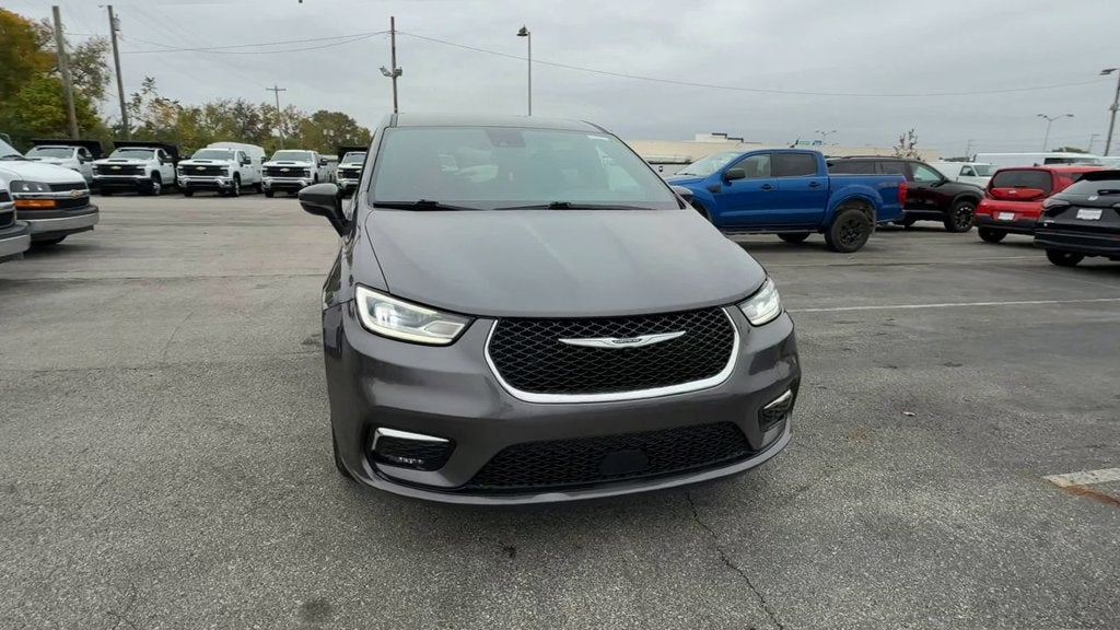 2023 Chrysler Pacifica Touring