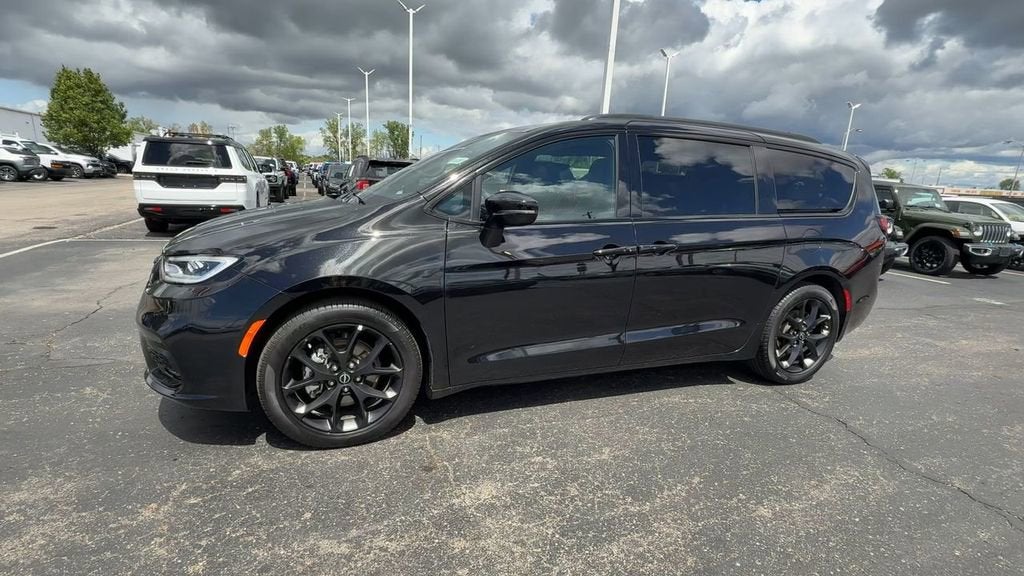 2025 Chrysler Pacifica Limited