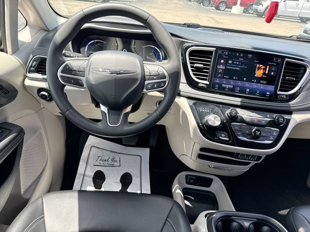 2023 Chrysler Pacifica Hybrid Touring L