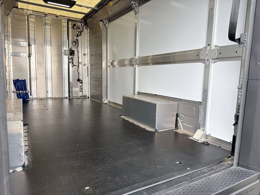 2024 BrightDrop Zevo 600 EJY