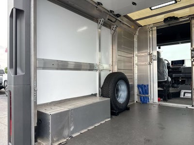 2024 BrightDrop Zevo 400 EJY