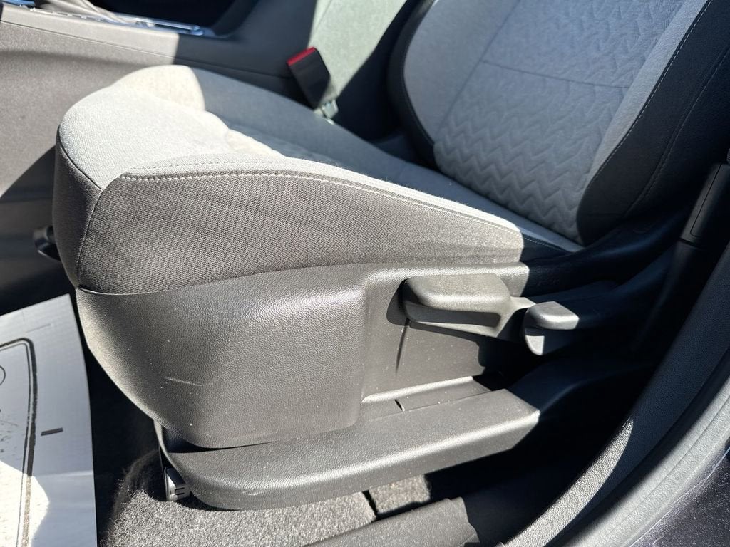 2022 Chevrolet Equinox LS - Photo 12