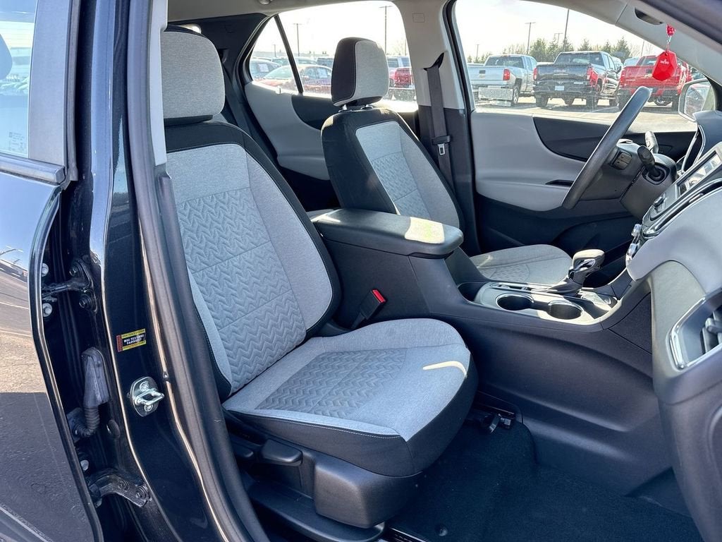2022 Chevrolet Equinox LS - Photo 25
