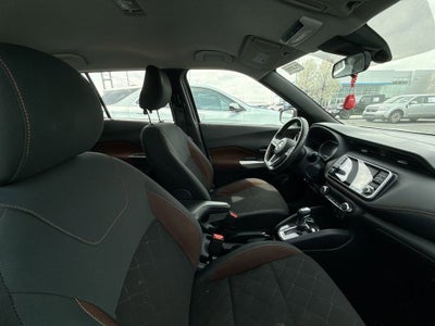 2020 Nissan Kicks SR