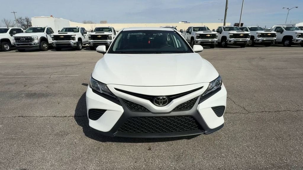 2020 Toyota Camry SE