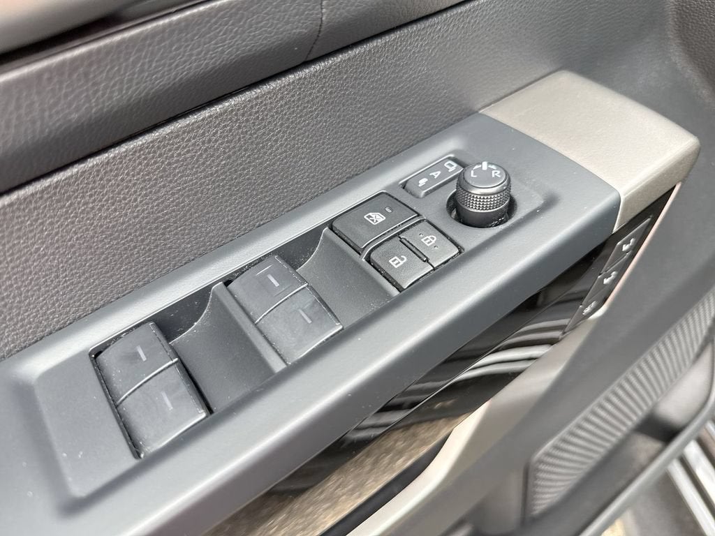 2026 Toyota Tundra Limited CrewMax 5.5' Bed