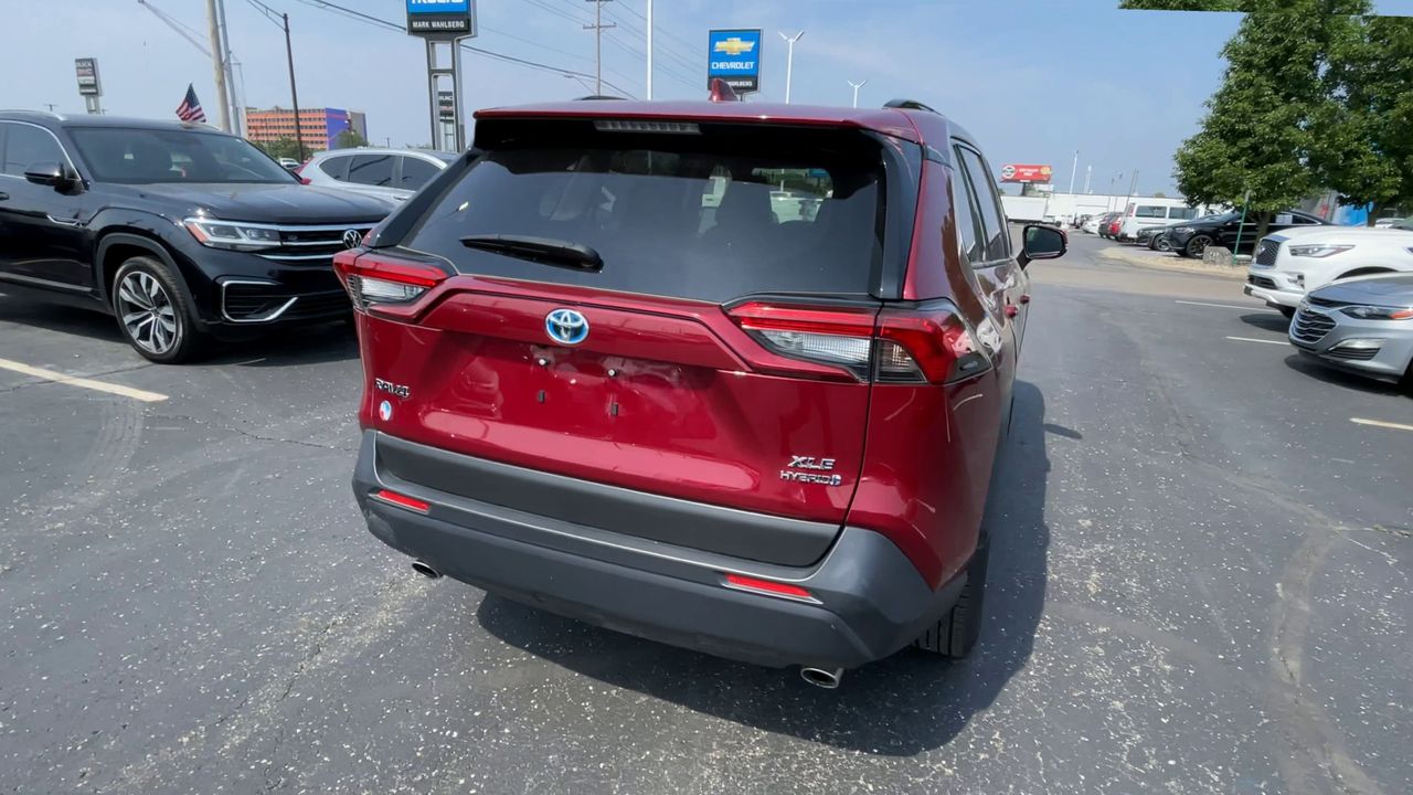 2022 Toyota RAV4 Hybrid XLE