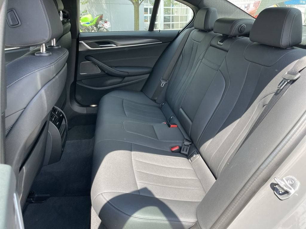 2022 BMW 5 Series 530e xDrive