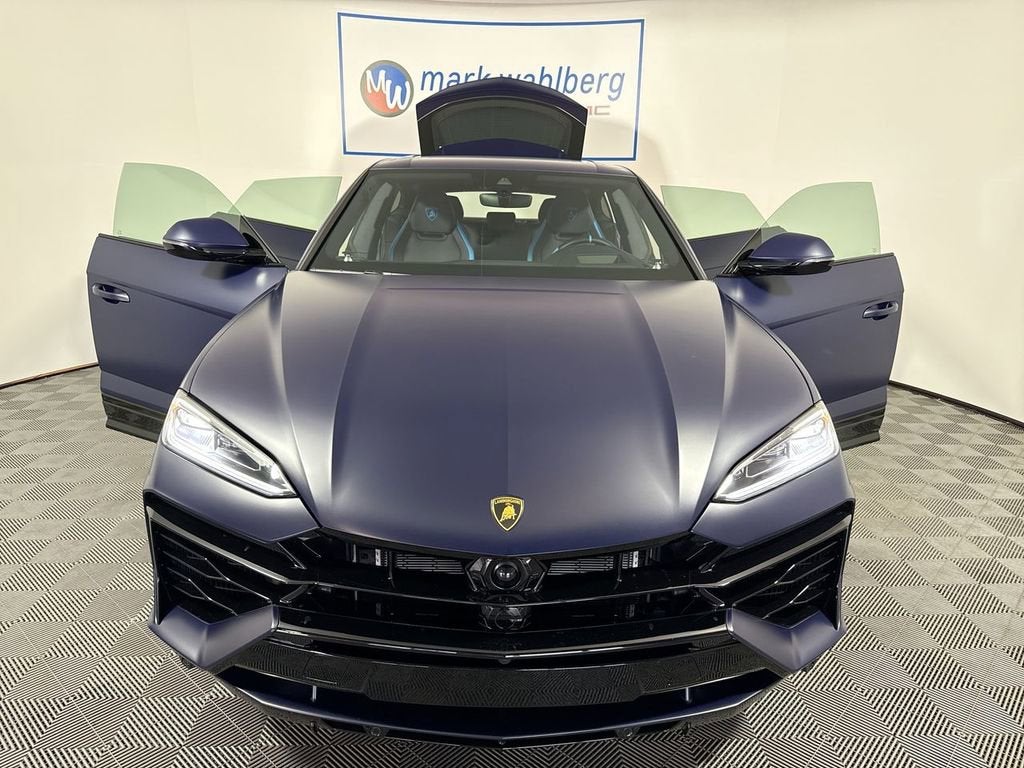 2025 Lamborghini Urus SE