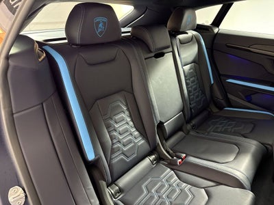 2025 Lamborghini Urus SE