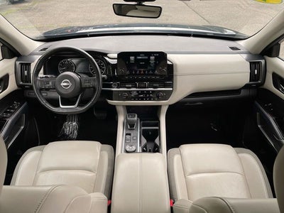 2023 Nissan Pathfinder SL 4WD