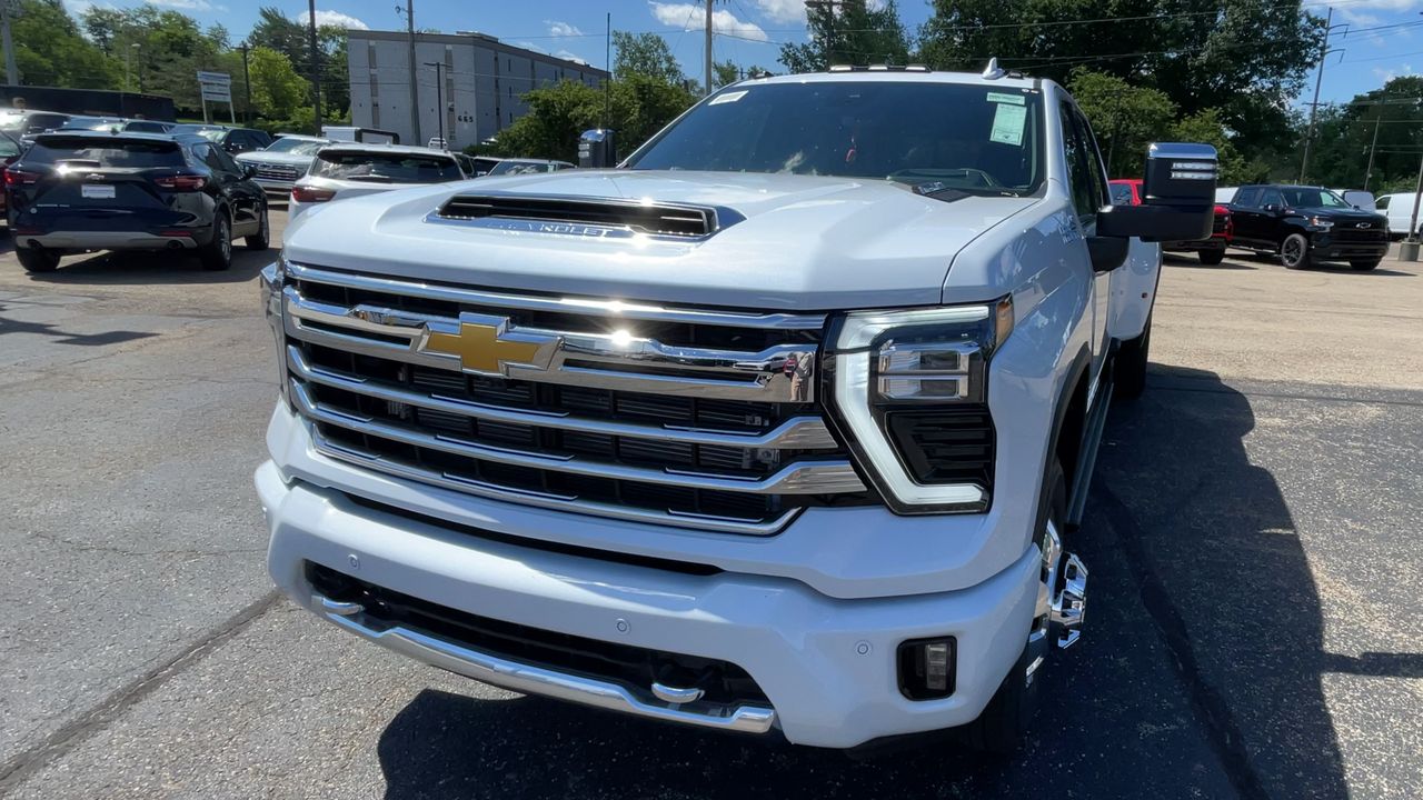 2026 Chevrolet Silverado 3500 HD High Country DRW