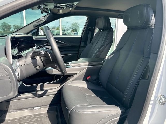 2024 Cadillac LYRIQ Sport 2