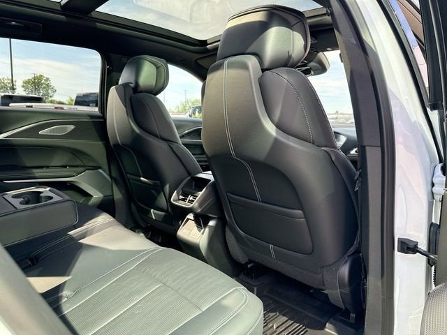 2024 Cadillac LYRIQ Sport 2