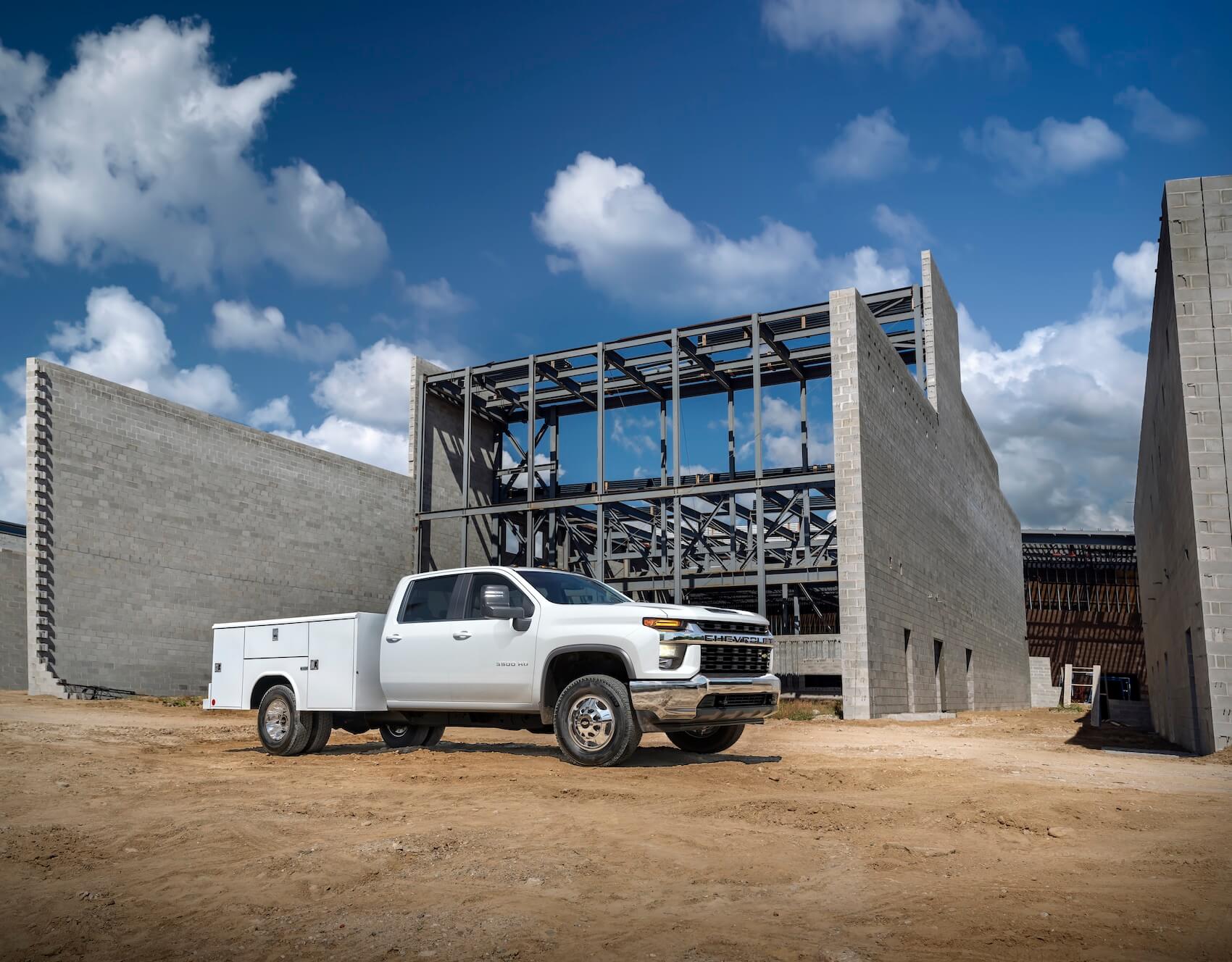 Chevy Silverado 3500 towing capacity and performance